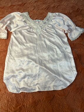 Vintage Women’s Satin Lace-Trim Chemise - Light Pink Sz. M